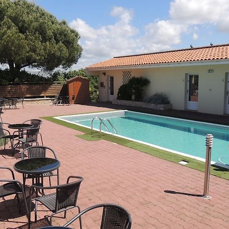 Hotel Auberge Des Charmilles Sainte-Soulle Bilik gambar