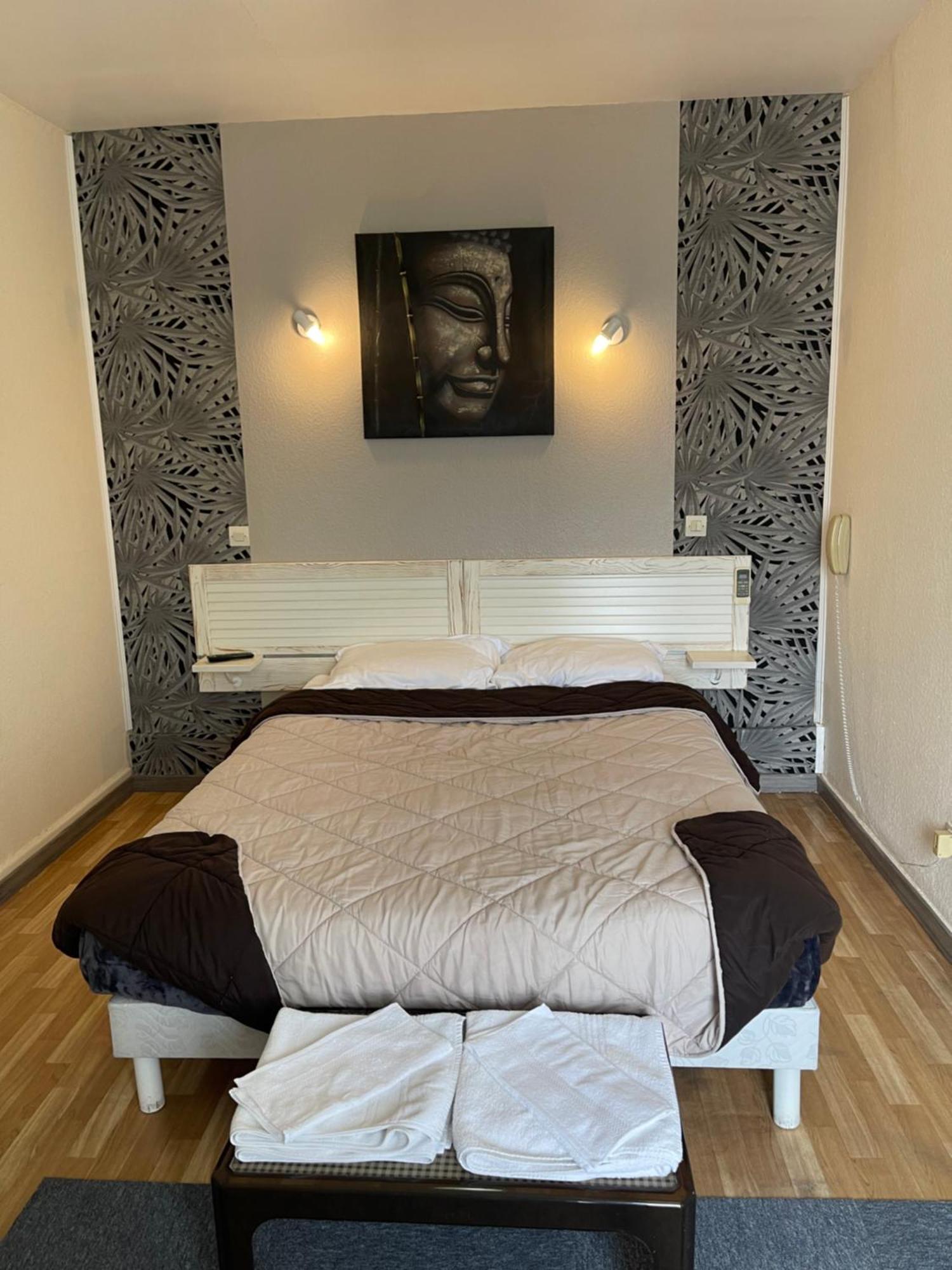 Hotel Auberge Des Charmilles Sainte-Soulle Bilik gambar