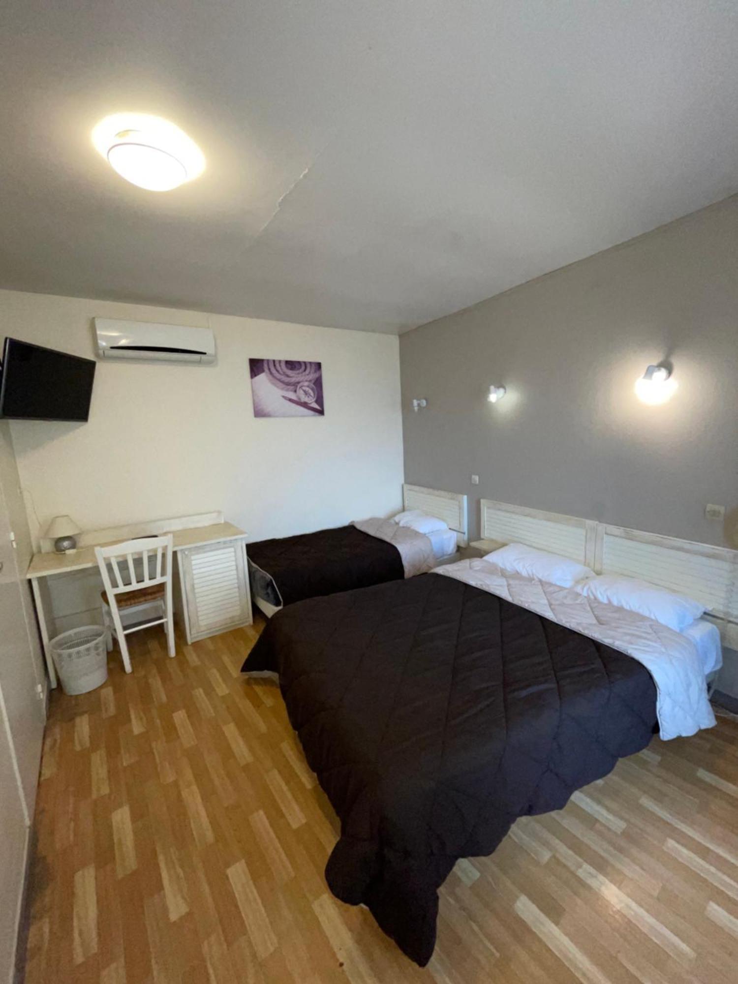 Hotel Auberge Des Charmilles Sainte-Soulle Bilik gambar