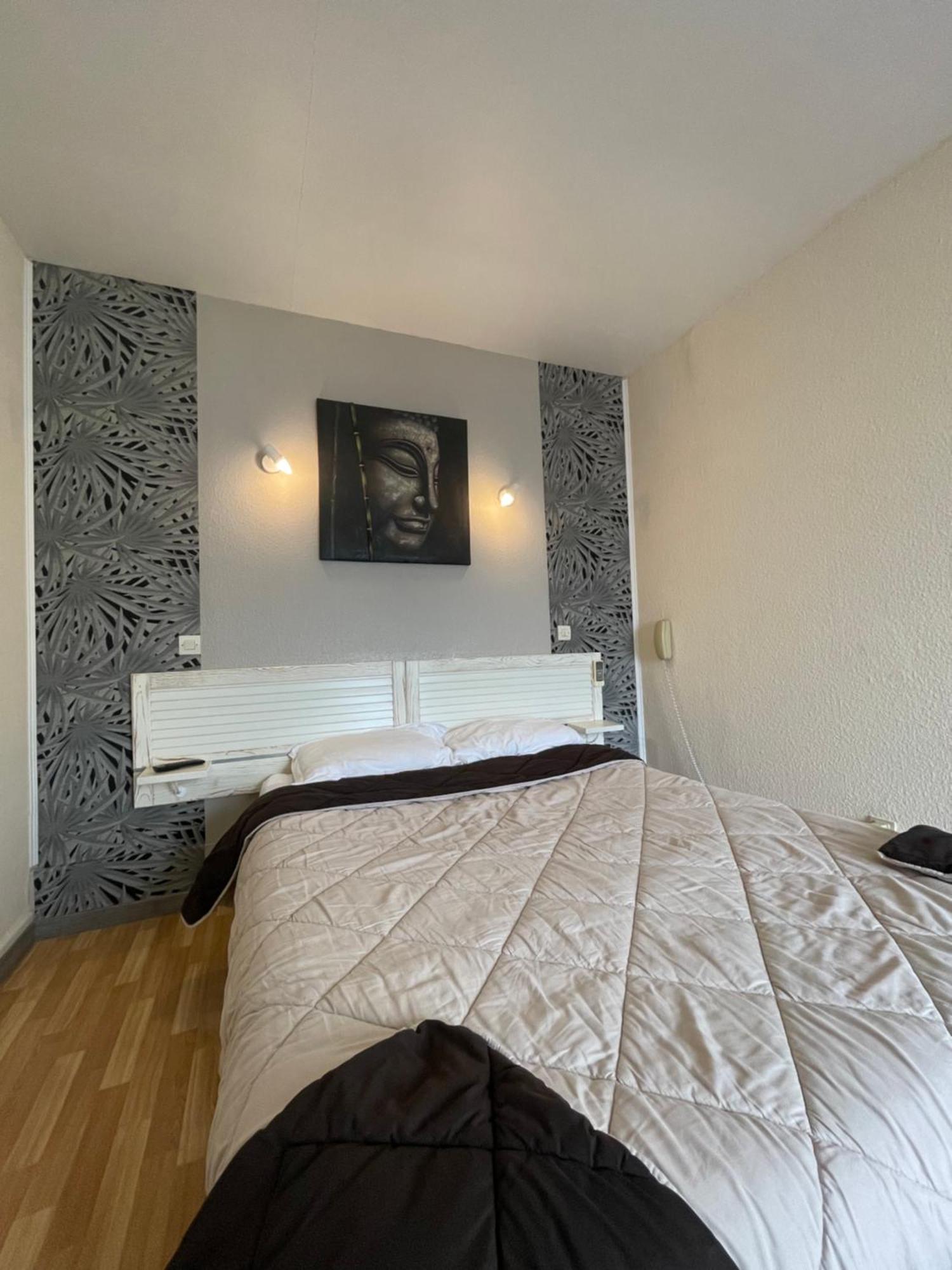 Hotel Auberge Des Charmilles Sainte-Soulle Bilik gambar