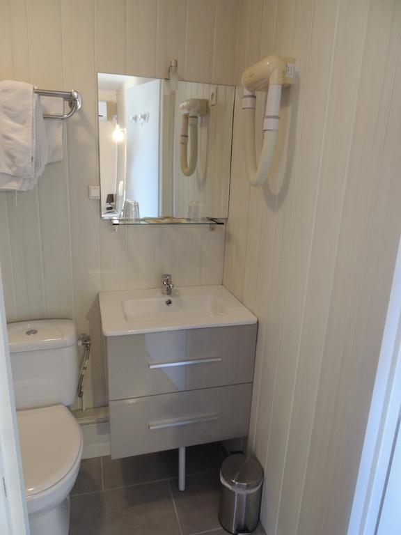Hotel Auberge Des Charmilles Sainte-Soulle Bilik gambar
